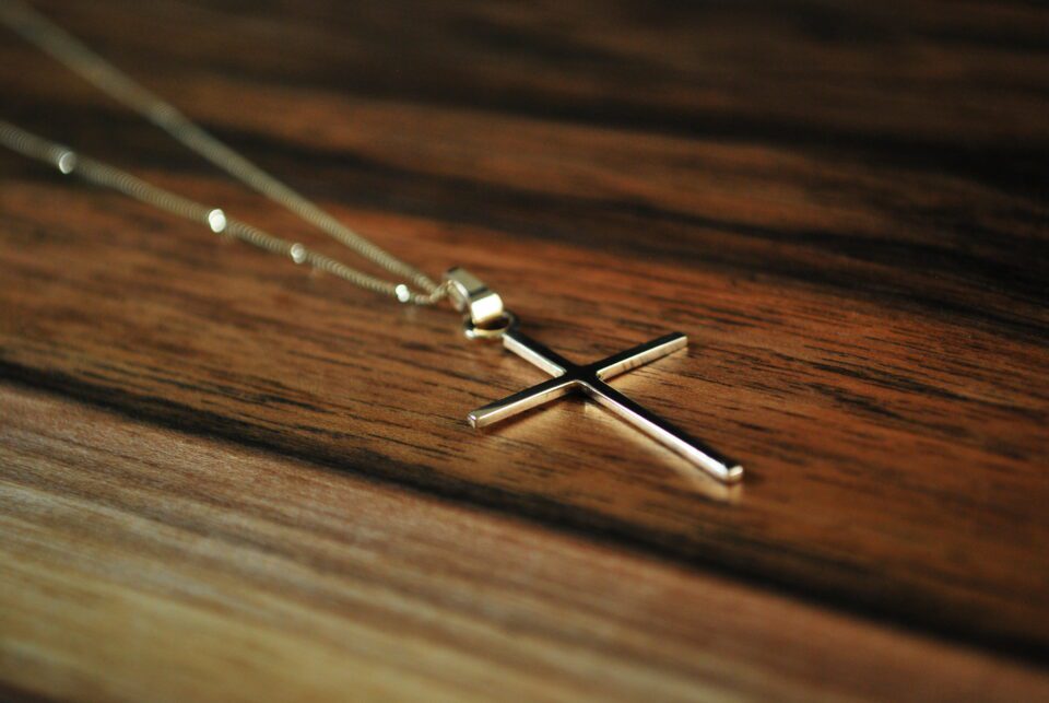 9ct Yellow Gold Cross Pendant and Necklace